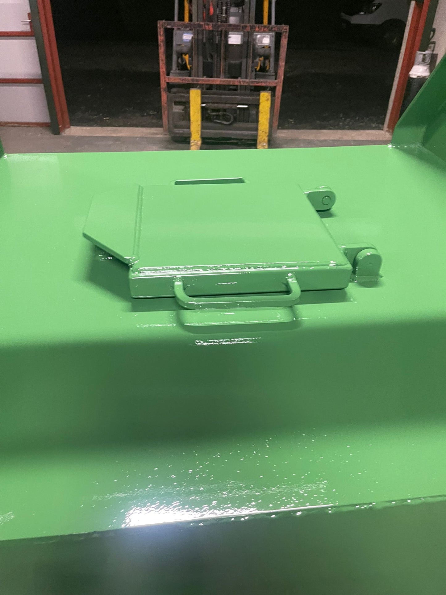 800 Litre AdBlue Grab Tank with Side Storage & 24V Pump